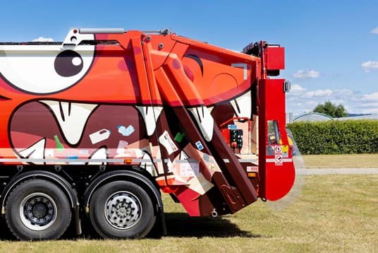 Whitney the wasteater