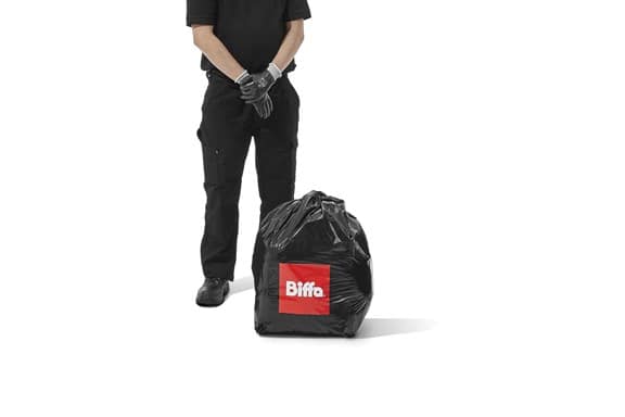 Single waste bag with operative